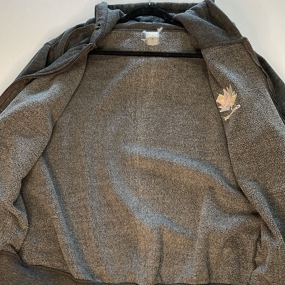 CANADA 150 Men’s LG Full Zip Hooded Gray Sweatshirt Large Novelty Embroidered - Picture 5 of 8